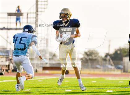 Thumbnail 3 in Johnson vs O'Connor (Freshman A) photogallery.