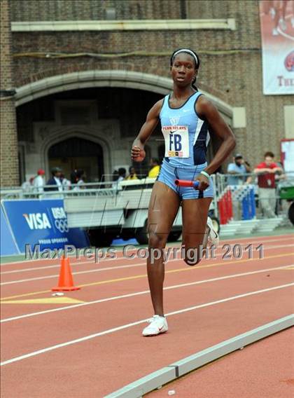 Thumbnail 3 in 117th Penn Relays (4x400m Girls Races 141 & 142) photogallery.