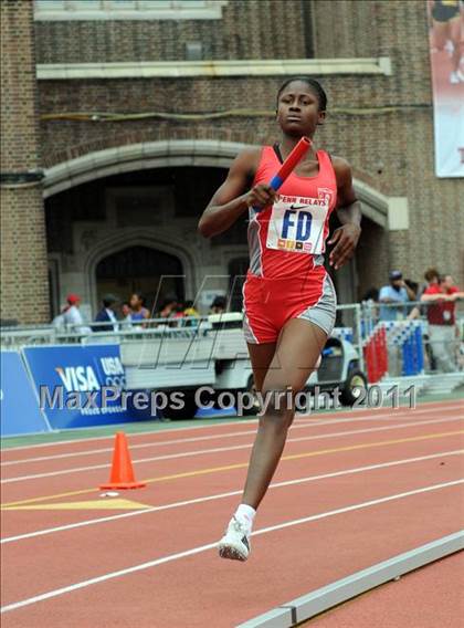 Thumbnail 1 in 117th Penn Relays (4x400m Girls Races 141 & 142) photogallery.