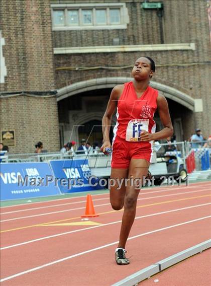 Thumbnail 1 in 117th Penn Relays (4x400m Girls Races 141 & 142) photogallery.