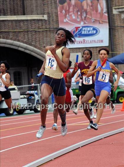 Thumbnail 1 in 117th Penn Relays (4x400m Girls Races 141 & 142) photogallery.