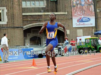 Thumbnail 1 in 117th Penn Relays (4x400m Girls Races 141 & 142) photogallery.