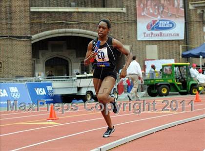 Thumbnail 2 in 117th Penn Relays (4x400m Girls Races 141 & 142) photogallery.