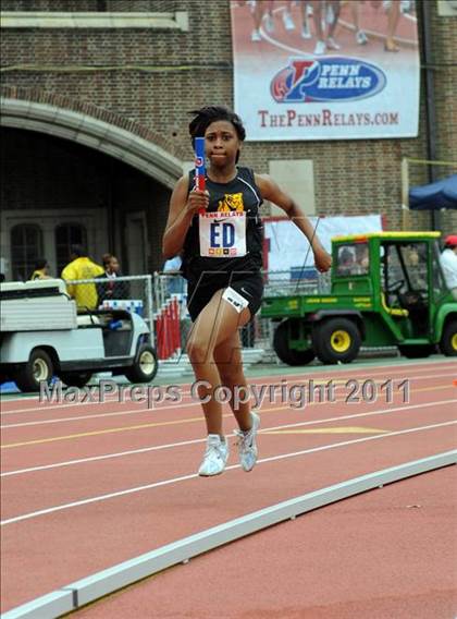 Thumbnail 3 in 117th Penn Relays (4x400m Girls Races 141 & 142) photogallery.