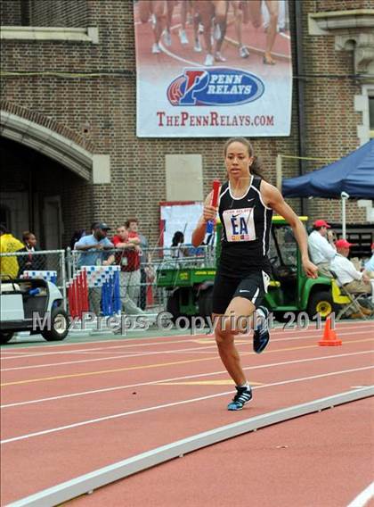 Thumbnail 1 in 117th Penn Relays (4x400m Girls Races 141 & 142) photogallery.