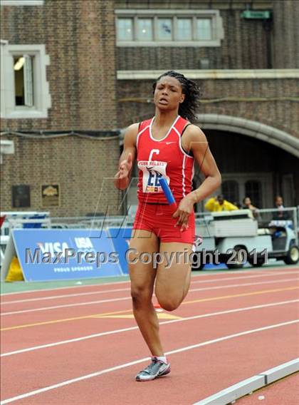 Thumbnail 3 in 117th Penn Relays (4x400m Girls Races 141 & 142) photogallery.