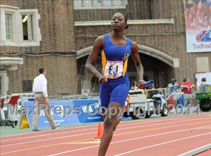 Thumbnail 2 in 117th Penn Relays (4x400m Girls Races 141 & 142) photogallery.