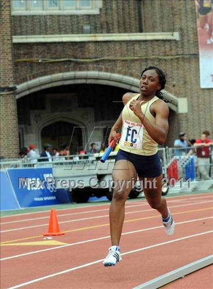 Thumbnail 2 in 117th Penn Relays (4x400m Girls Races 141 & 142) photogallery.