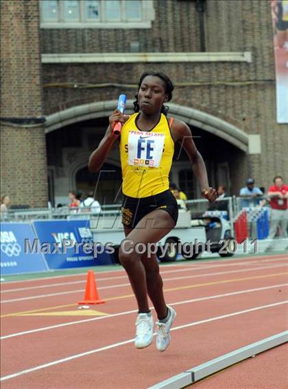 Thumbnail 2 in 117th Penn Relays (4x400m Girls Races 141 & 142) photogallery.