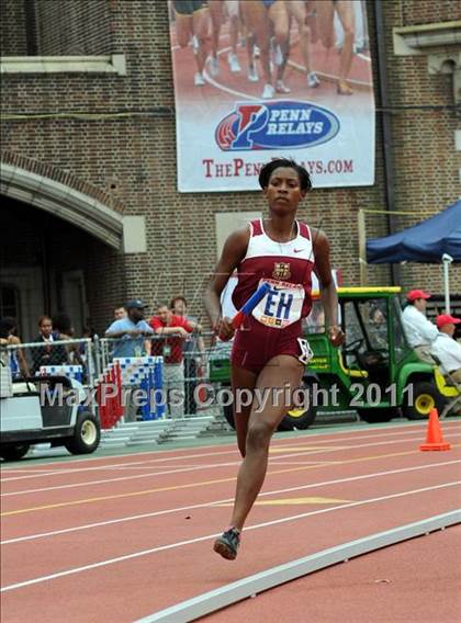 Thumbnail 3 in 117th Penn Relays (4x400m Girls Races 141 & 142) photogallery.