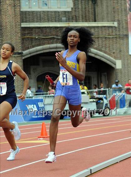 Thumbnail 3 in 117th Penn Relays (4x400m Girls Races 141 & 142) photogallery.