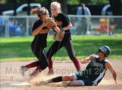 Thumbnail 1 in Ocean View vs. Pomona Catholic (CIF SS Playoffs) photogallery.