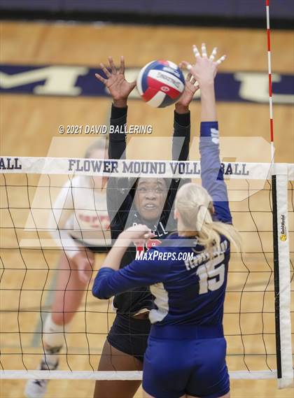 Thumbnail 2 in Coppell @ Flower Mound photogallery.