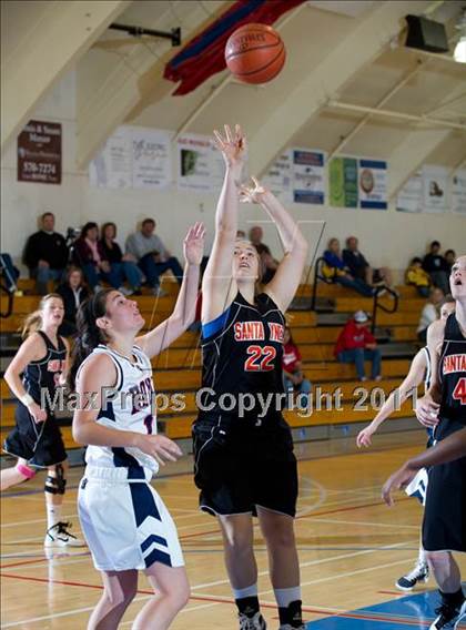 Thumbnail 2 in San Marcos vs. Santa Ynez (Gold Coast Tournament) photogallery.