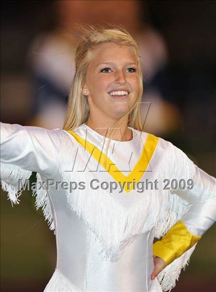 Thumbnail 2 in Highland Park vs. Waxahachie (Texas 4A Region II D1 Playoffs) photogallery.