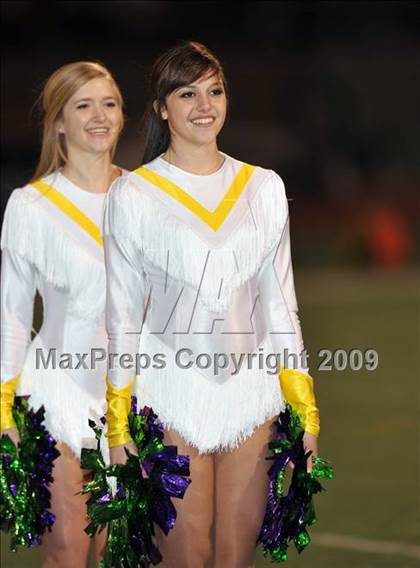 Thumbnail 1 in Highland Park vs. Waxahachie (Texas 4A Region II D1 Playoffs) photogallery.