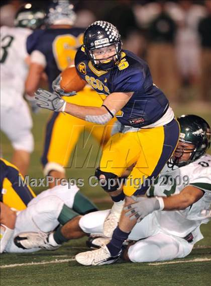 Thumbnail 2 in Highland Park vs. Waxahachie (Texas 4A Region II D1 Playoffs) photogallery.