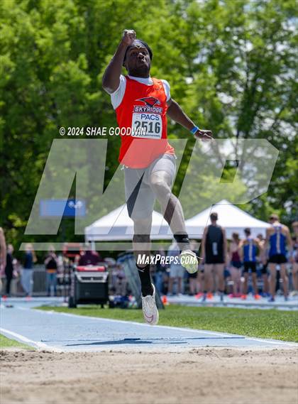 Thumbnail 2 in BYU Invitational (Long Jump) photogallery.