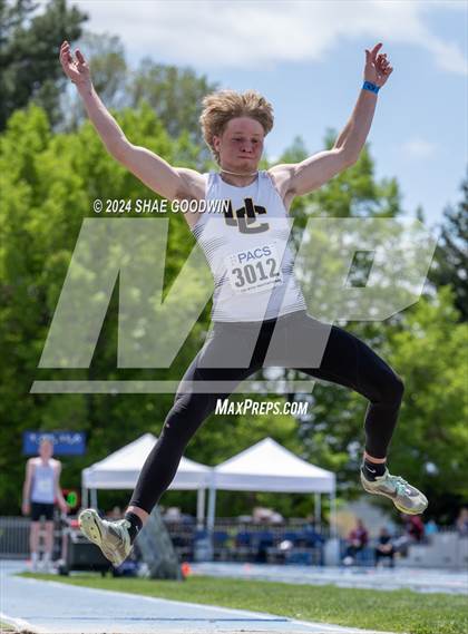 Thumbnail 3 in BYU Invitational (Long Jump) photogallery.