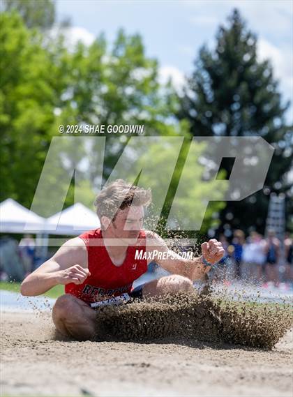 Thumbnail 2 in BYU Invitational (Long Jump) photogallery.