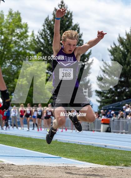 Thumbnail 2 in BYU Invitational (Long Jump) photogallery.