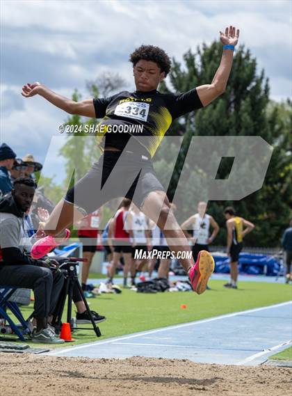 Thumbnail 2 in BYU Invitational (Long Jump) photogallery.