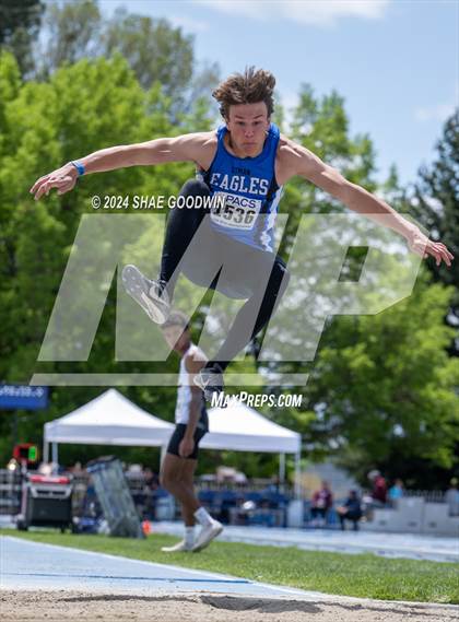 Thumbnail 1 in BYU Invitational (Long Jump) photogallery.