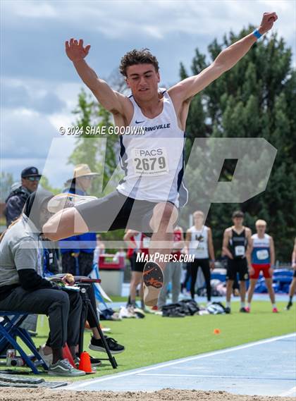 Thumbnail 3 in BYU Invitational (Long Jump) photogallery.