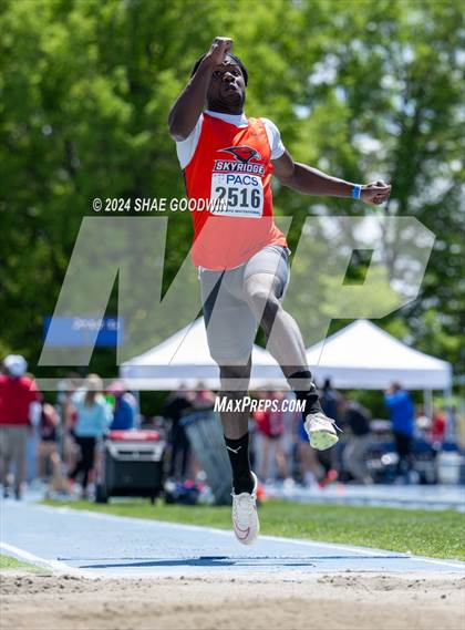Thumbnail 1 in BYU Invitational (Long Jump) photogallery.