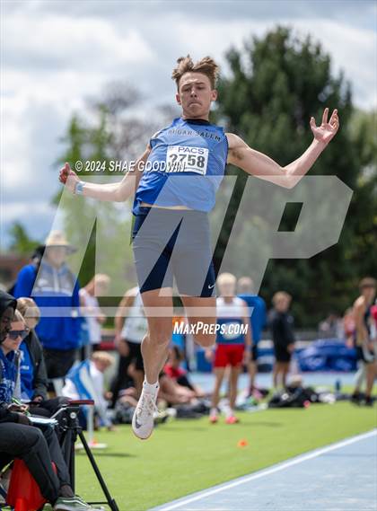 Thumbnail 1 in BYU Invitational (Long Jump) photogallery.