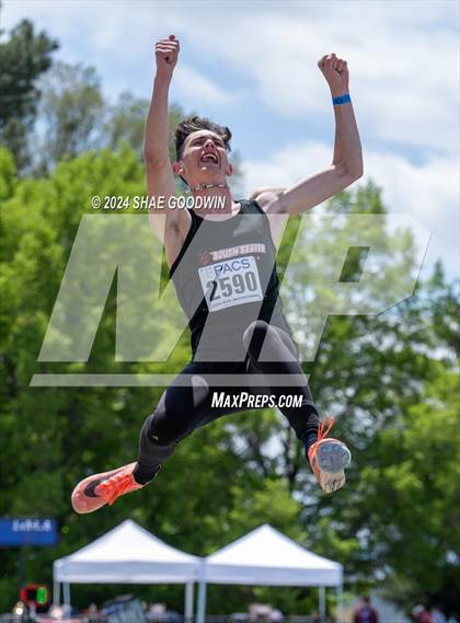 Thumbnail 3 in BYU Invitational (Long Jump) photogallery.