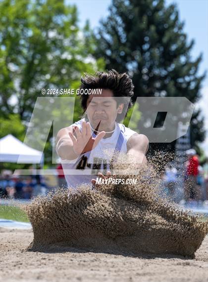 Thumbnail 3 in BYU Invitational (Long Jump) photogallery.