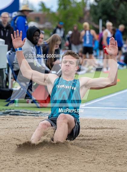 Thumbnail 2 in BYU Invitational (Long Jump) photogallery.
