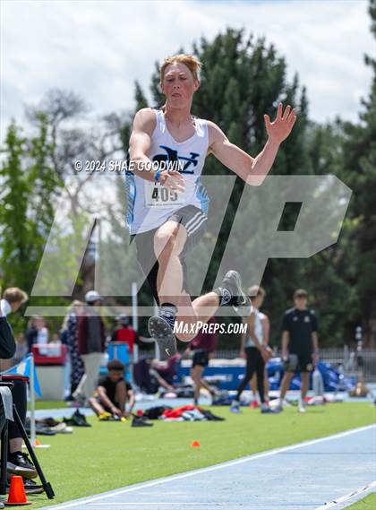 Thumbnail 2 in BYU Invitational (Long Jump) photogallery.
