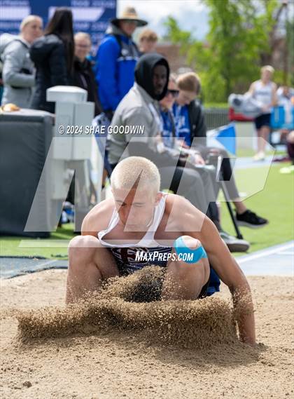 Thumbnail 1 in BYU Invitational (Long Jump) photogallery.