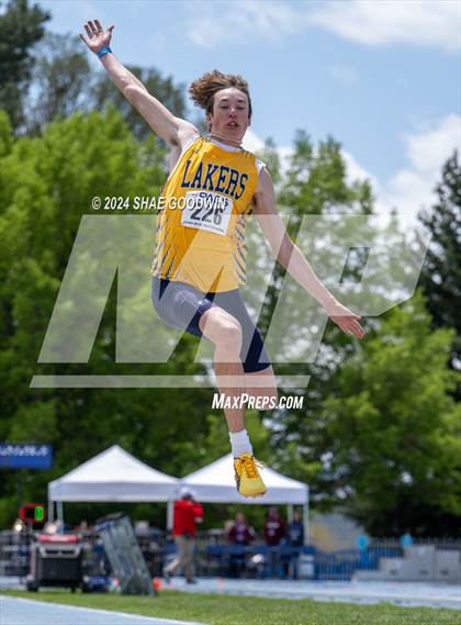 Thumbnail 1 in BYU Invitational (Long Jump) photogallery.