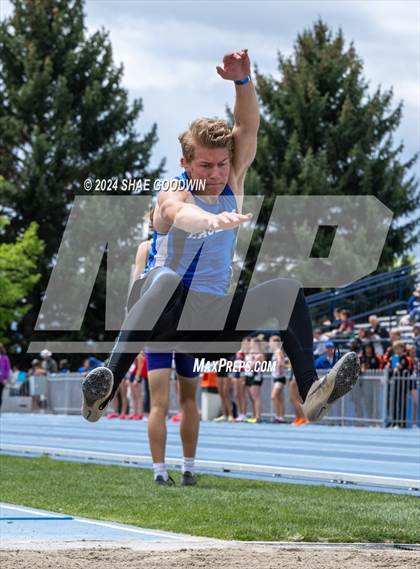 Thumbnail 3 in BYU Invitational (Long Jump) photogallery.