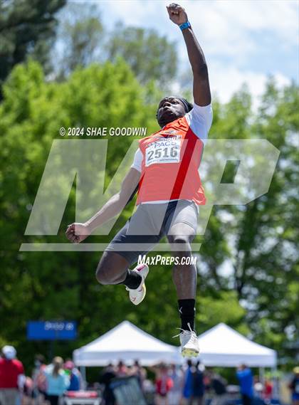 Thumbnail 3 in BYU Invitational (Long Jump) photogallery.