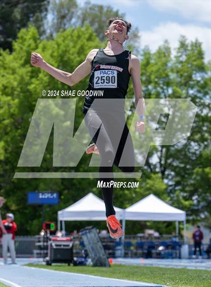 Thumbnail 1 in BYU Invitational (Long Jump) photogallery.