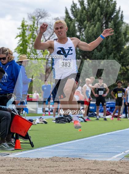 Thumbnail 3 in BYU Invitational (Long Jump) photogallery.