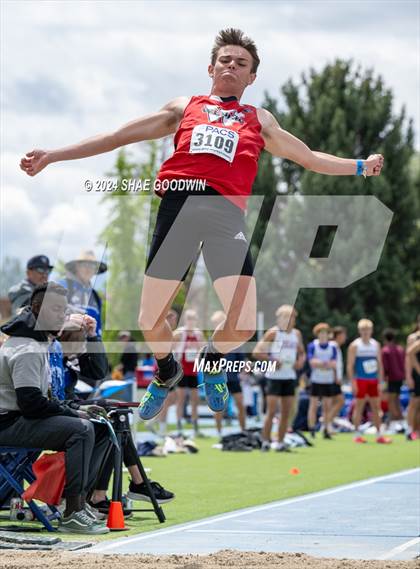 Thumbnail 3 in BYU Invitational (Long Jump) photogallery.