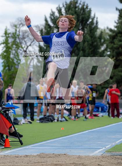 Thumbnail 1 in BYU Invitational (Long Jump) photogallery.