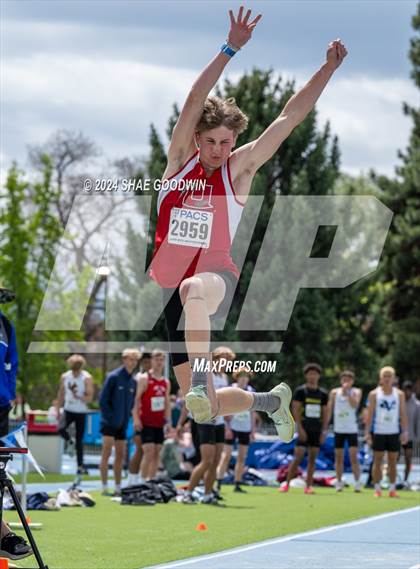 Thumbnail 2 in BYU Invitational (Long Jump) photogallery.