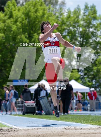 Thumbnail 1 in BYU Invitational (Long Jump) photogallery.