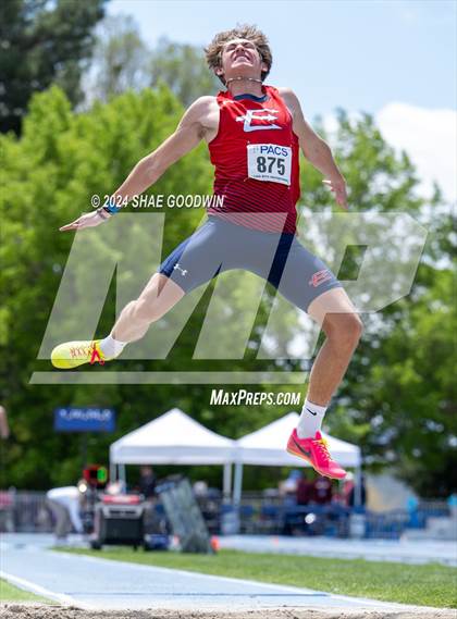 Thumbnail 2 in BYU Invitational (Long Jump) photogallery.
