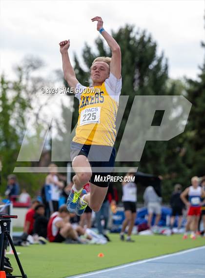 Thumbnail 3 in BYU Invitational (Long Jump) photogallery.