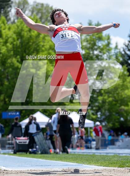 Thumbnail 3 in BYU Invitational (Long Jump) photogallery.