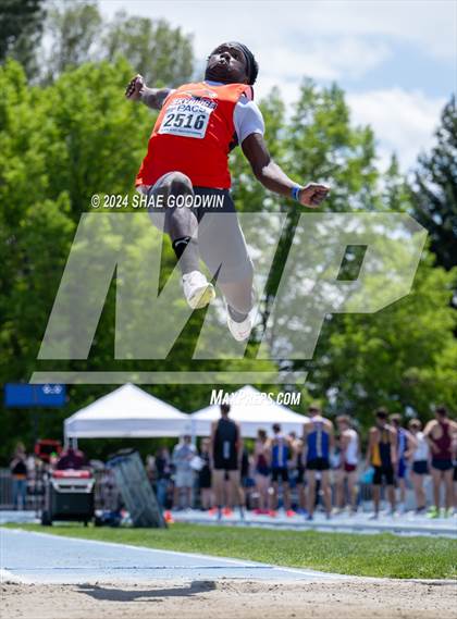 Thumbnail 1 in BYU Invitational (Long Jump) photogallery.