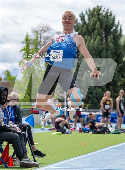 Thumbnail 2 in BYU Invitational (Long Jump) photogallery.