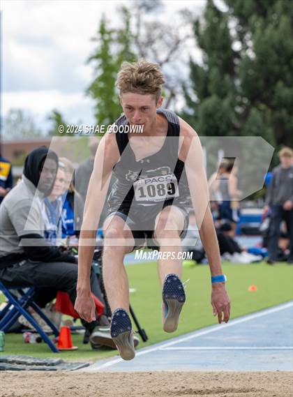 Thumbnail 1 in BYU Invitational (Long Jump) photogallery.